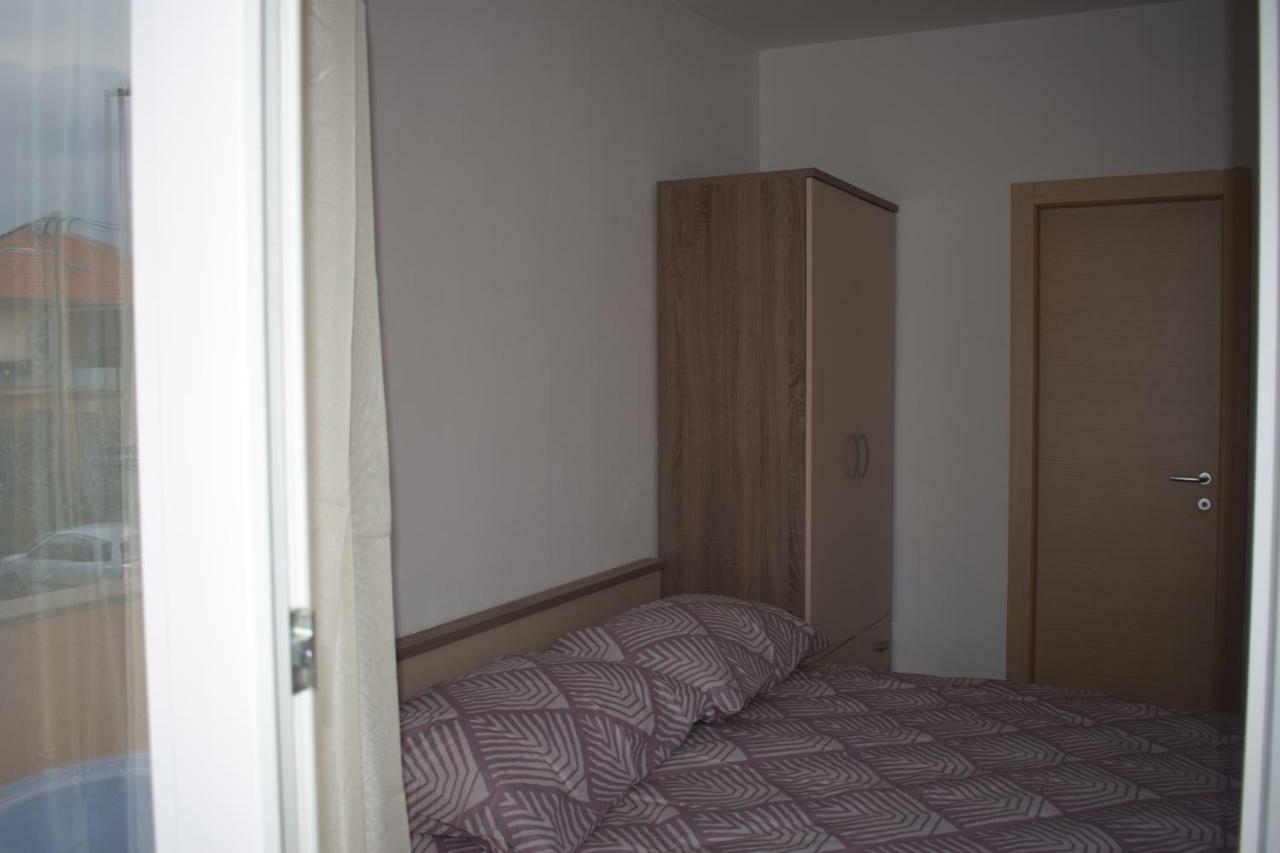 Apartments Nediljko & Mila ザダル エクステリア 写真